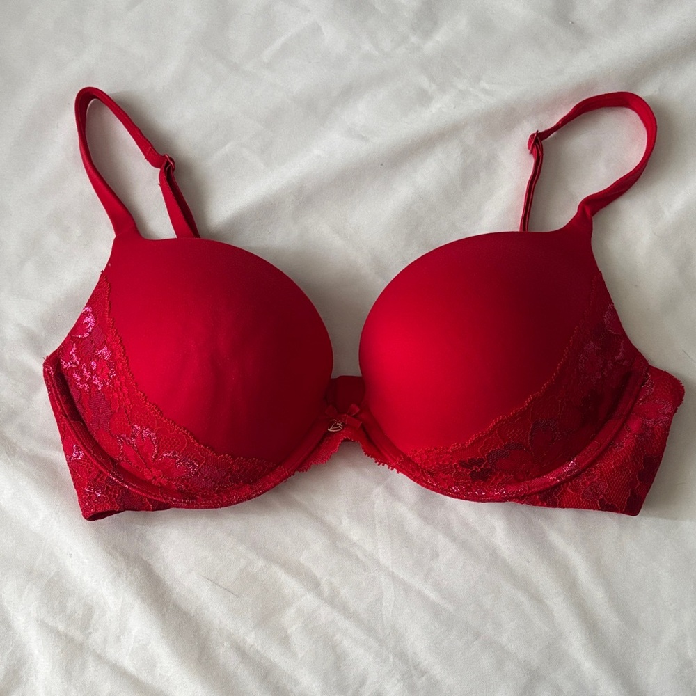 Victoria's Secret Red Lace Underwire Bra